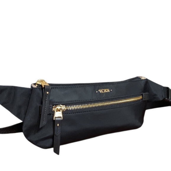 Tumi Meera Slim Waist Pack Great Condition - Picture 4 of 11